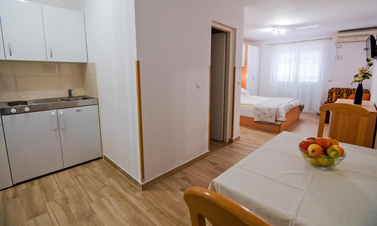 Apartments Bene Банёл Экстерьер фото